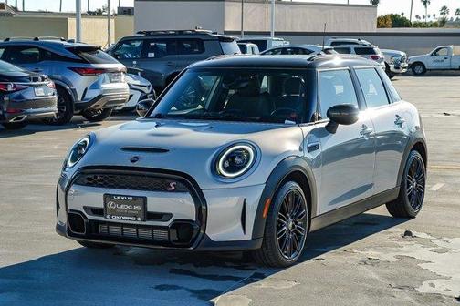 2023 MINI Hardtop Cooper
