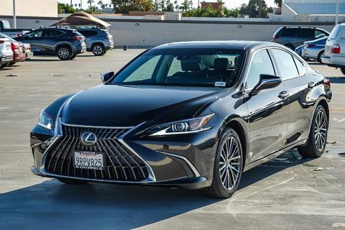 2025 Lexus ES 300h Base