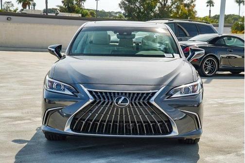 2025 Lexus ES 300h Base