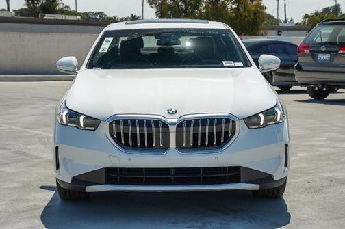 2025 BMW 530 i