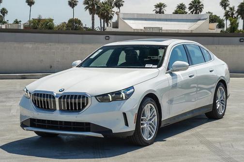 2025 BMW 530 i