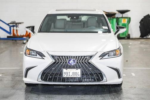 2022 Lexus ES 300h Luxury