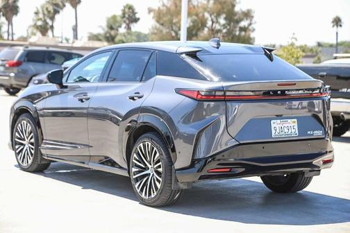 2023 Lexus RZ 450e Luxury