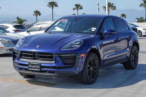 2023 Porsche Macan Base