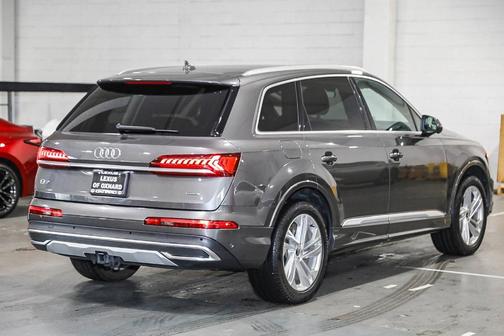 2021 Audi Q7 45 Premium Plus