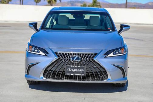 2025 Lexus ES 300h Base