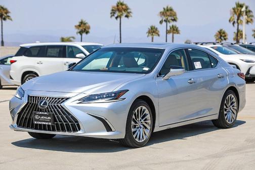 2025 Lexus ES 300h Luxury