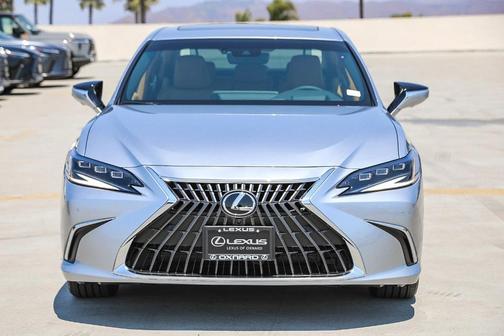 2025 Lexus ES 300h Luxury
