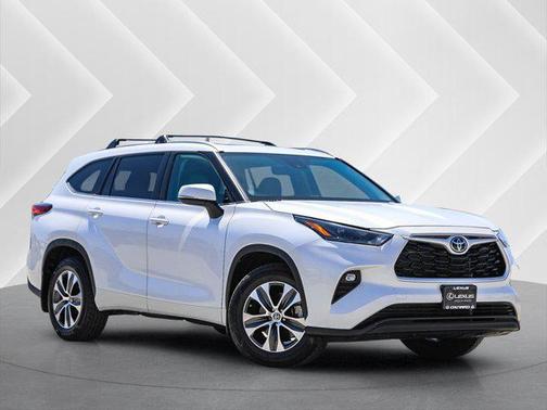 Wind Chill Pearl 2023 Toyota Highlander XLE