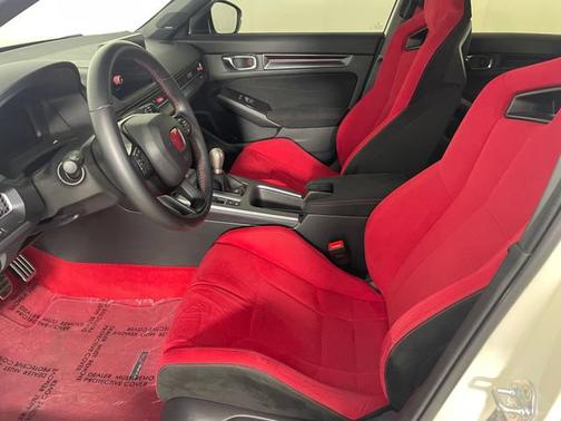 Championship White 2025 Honda Civic Type R BR
