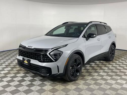 Glacial White Pearl 2025 Kia Sportage X-Line