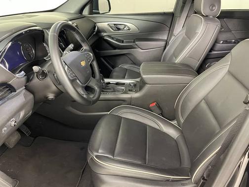 Mosaic Black Metallic 2023 Chevrolet Traverse Premier