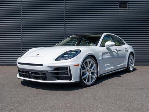 2025 Porsche Panamera 4