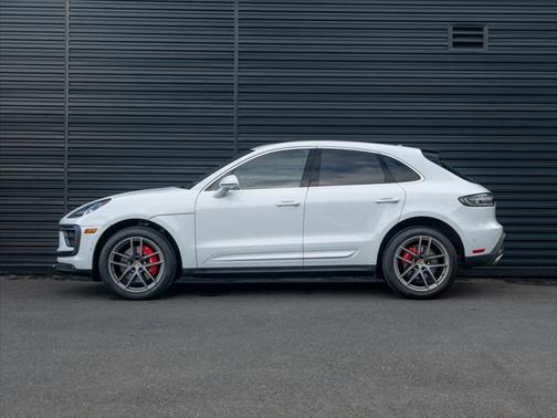 2022 Porsche Macan Base