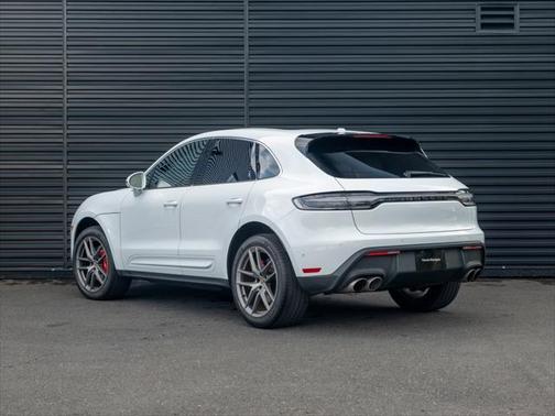 2022 Porsche Macan Base
