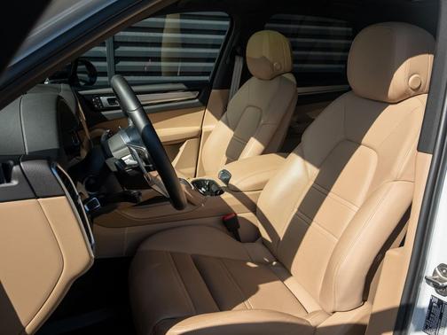 2022 Porsche Cayenne Platinum Edition