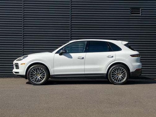2022 Porsche Cayenne Platinum Edition
