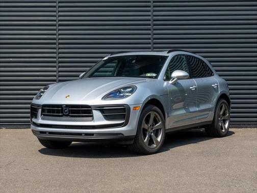 2025 Porsche Macan Base