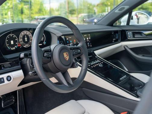 Carrara White 2024 Porsche Panamera 4
