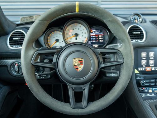 2023 Porsche 718 Cayman GT4 RS