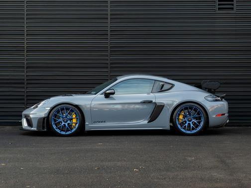 2023 Porsche 718 Cayman GT4 RS
