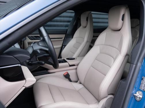 2022 Porsche Taycan Cross Turismo 4