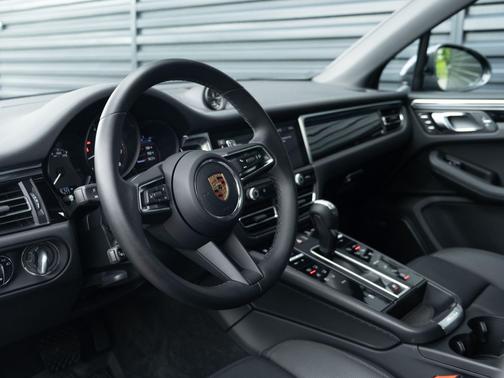 Grey 2023 Porsche Macan Macan