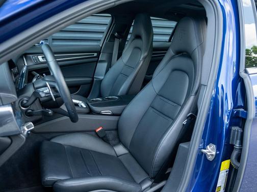 Blue 2022 Porsche Panamera 4 Platinum Edition