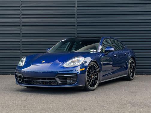 Blue 2022 Porsche Panamera 4 Platinum Edition