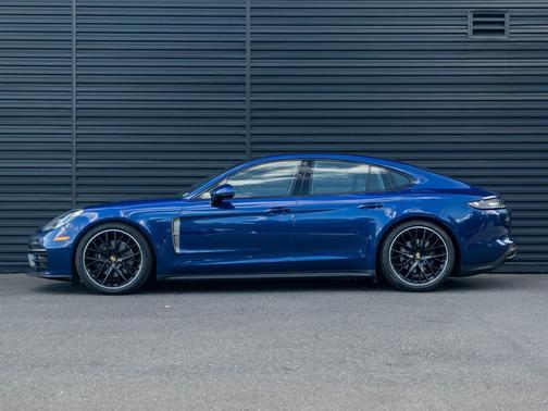 Blue 2022 Porsche Panamera 4 Platinum Edition