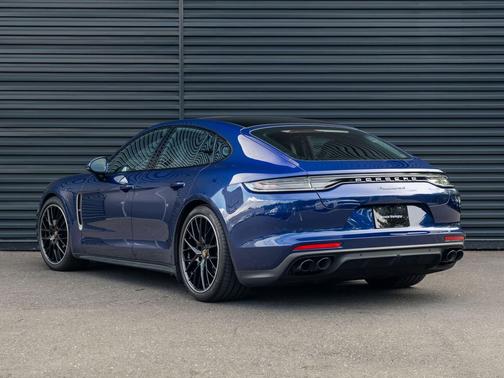 Blue 2022 Porsche Panamera 4 Platinum Edition
