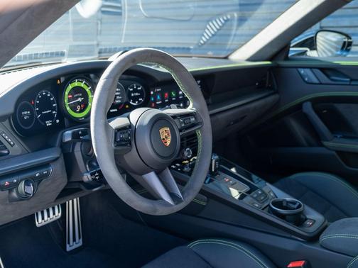 2023 Porsche 911 Carrera GTS
