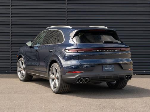 Algarve Blue Metallic 2026 Porsche Cayenne Cayenne E-Hybrid