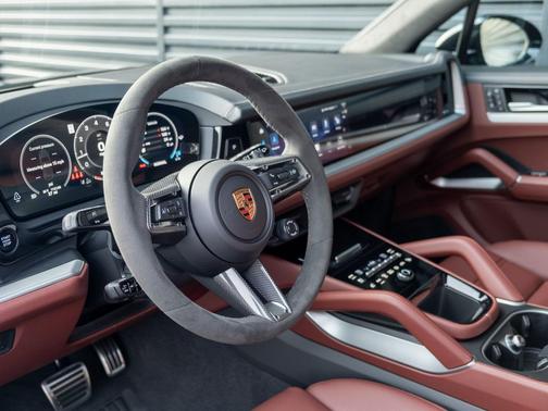 2026 Porsche Cayenne GTS