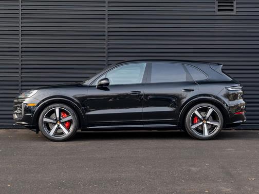2026 Porsche Cayenne GTS