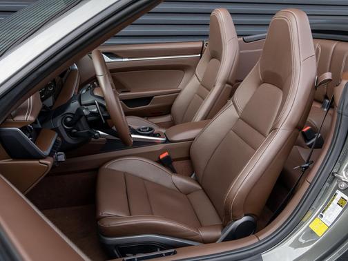 2022 Porsche 911 Carrera 4S Cabriolet