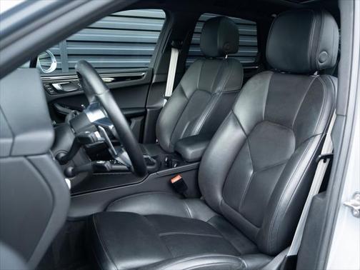 2018 Porsche Macan Base