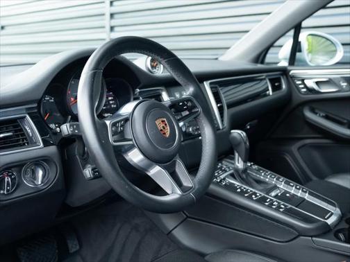 2018 Porsche Macan Base