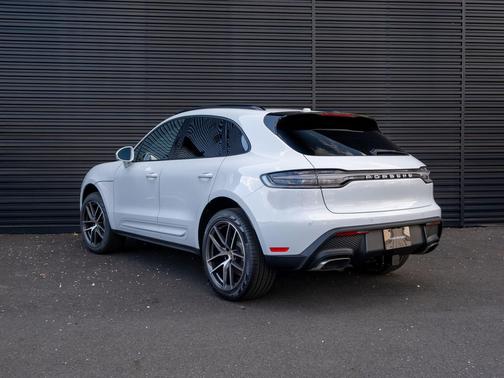 2025 Porsche Macan