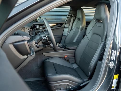 Volcano Grey Metallic 2026 Porsche Panamera 4