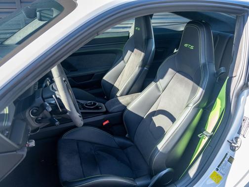 2023 Porsche 911 Carrera GTS