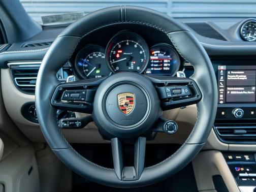 2025 Porsche Macan T