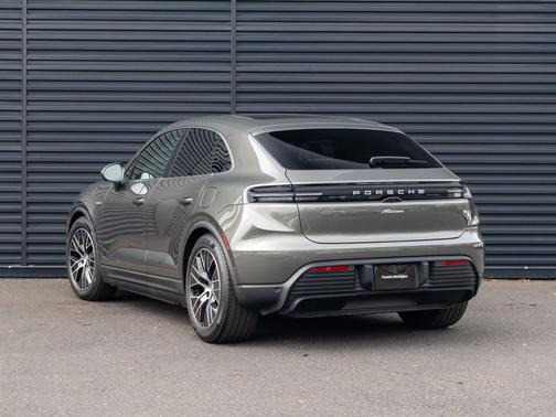 2025 Porsche Macan 