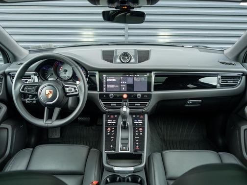 Jet Black 2025 Porsche Macan Macan