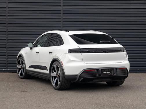 2025 Porsche Macan 