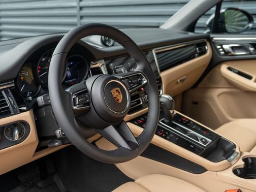 Jet Black 2026 Porsche Macan Macan