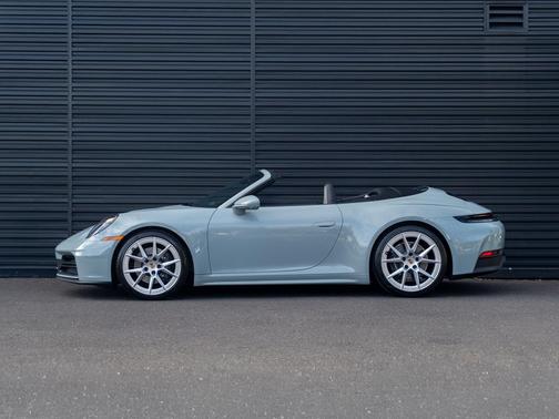 2025 Porsche 911 Carrera
