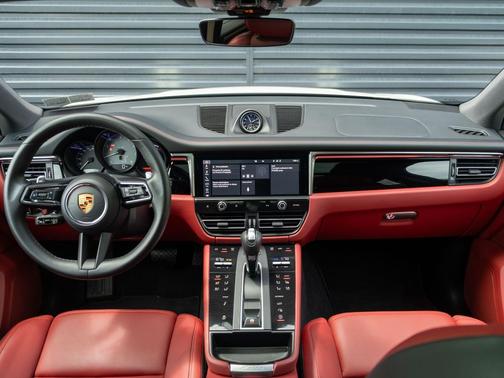 Chalk 2023 Porsche Macan Macan