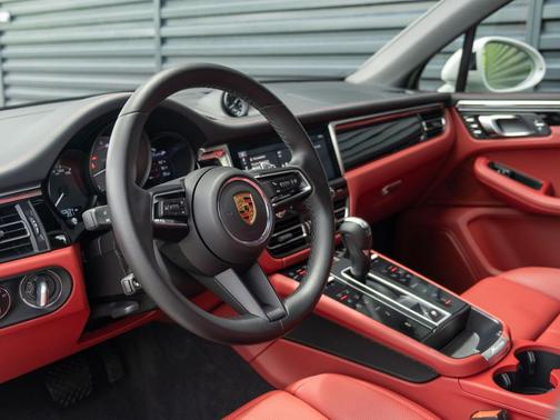 Chalk 2023 Porsche Macan Macan