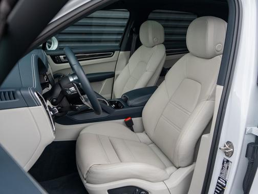2022 Porsche Cayenne Cayenne